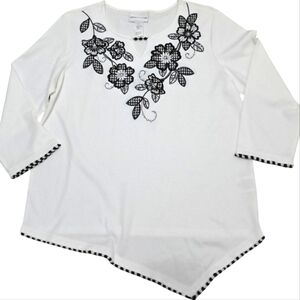 Alfred Dunner Women's Top Size S Floral Embroidered 3/4 Sleeves Black and White.